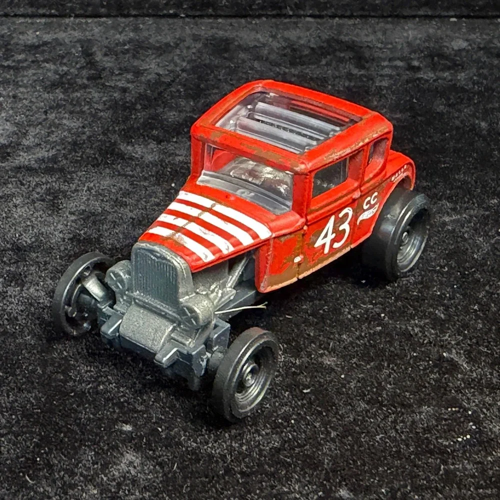 Hot Wheels-Ford Diecast Lot: 73 Falcon XB, 07 Mustang Model A, Custom Bronco